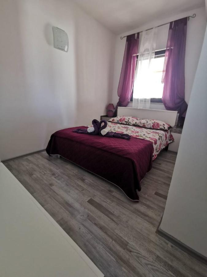Apartmani Tajana Sukošan Exterior foto